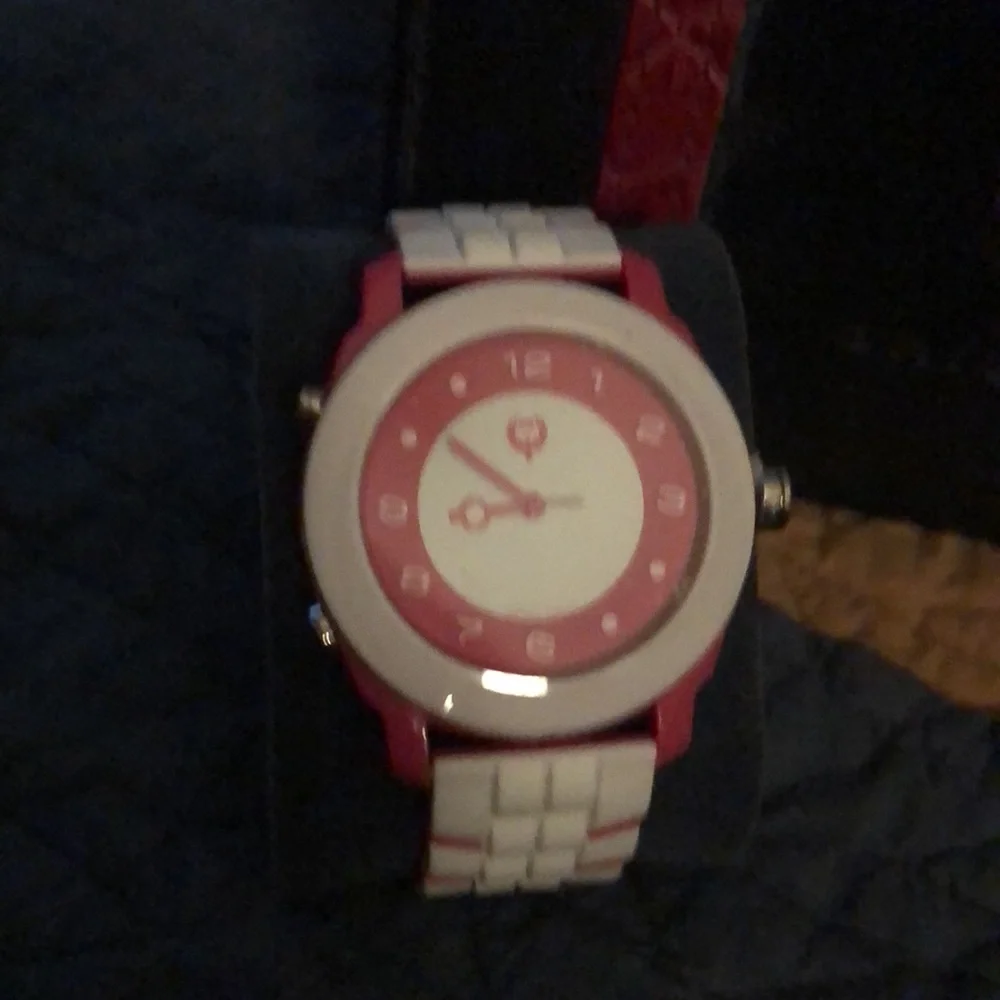 Brillier watch and storage box retro style needs battery